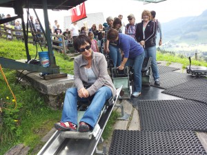 Nächste Station: Atzmännig. Todesmutig stürzen wir uns die Rodelbahn hinunter......