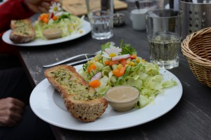 Eben.....Essen und trinken.....kam nicht zu kurz....